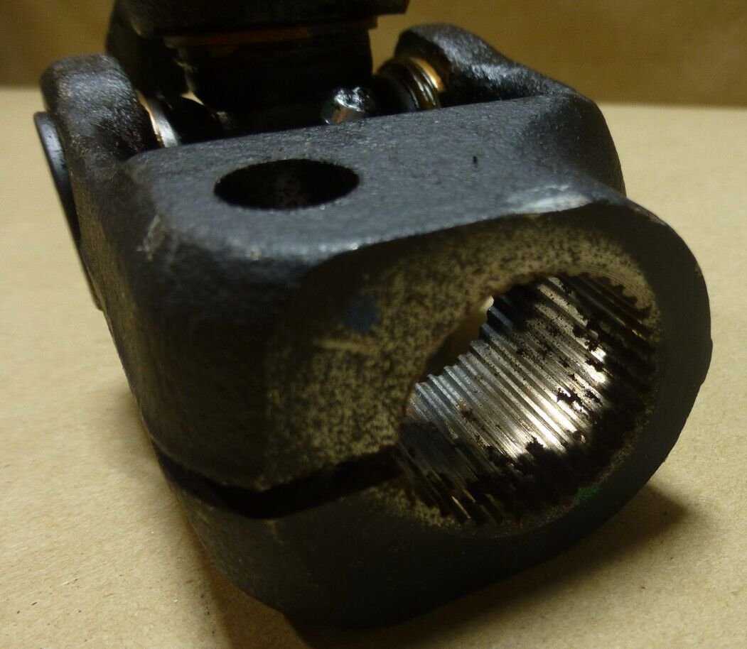 DANA SPICER 908256-30 STEERING SHAFT SLIP JOINT YOKE M-ATV LVSC 2520-01-558-3247 | Genuine FMTV Replacement Parts, LMTV Parts For Sale and Military Surplus Medium Tactical Vehicle Parts &amp; Components