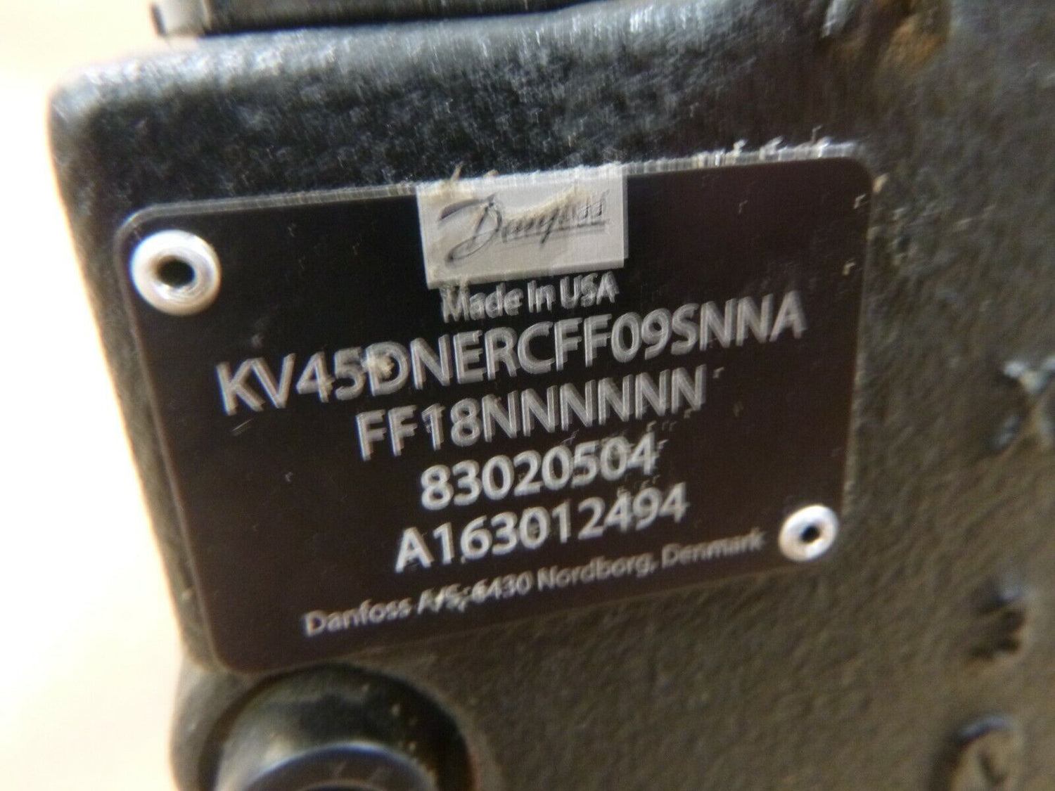 DANFOSS USA KV45 KV SERIES VARIABLE DISPLACEMENT HYDRAULIC DRIVE MOTOR 83020504 | Industrial Electric Motors, Pumps &amp; Parts