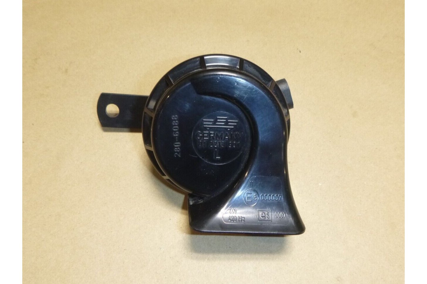 Deep Tone Truck Signal Horn 24 Volt 420 Hz Fits MAN TGA/TGS/TGX, Made in Germany | Replacement Truck Parts, Trailer Accessories, Automobile Supplies, Car Parts &amp; Accessories