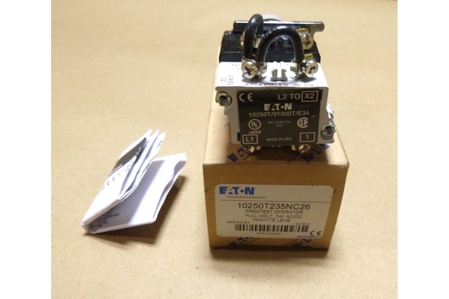 EATON 10250T235NC26 HDuty Full Voltage PresTest Watertight Indicating Light 24V | Electrical MRO Replacement Parts &amp; Components and Commercial Electrical Supplies Company