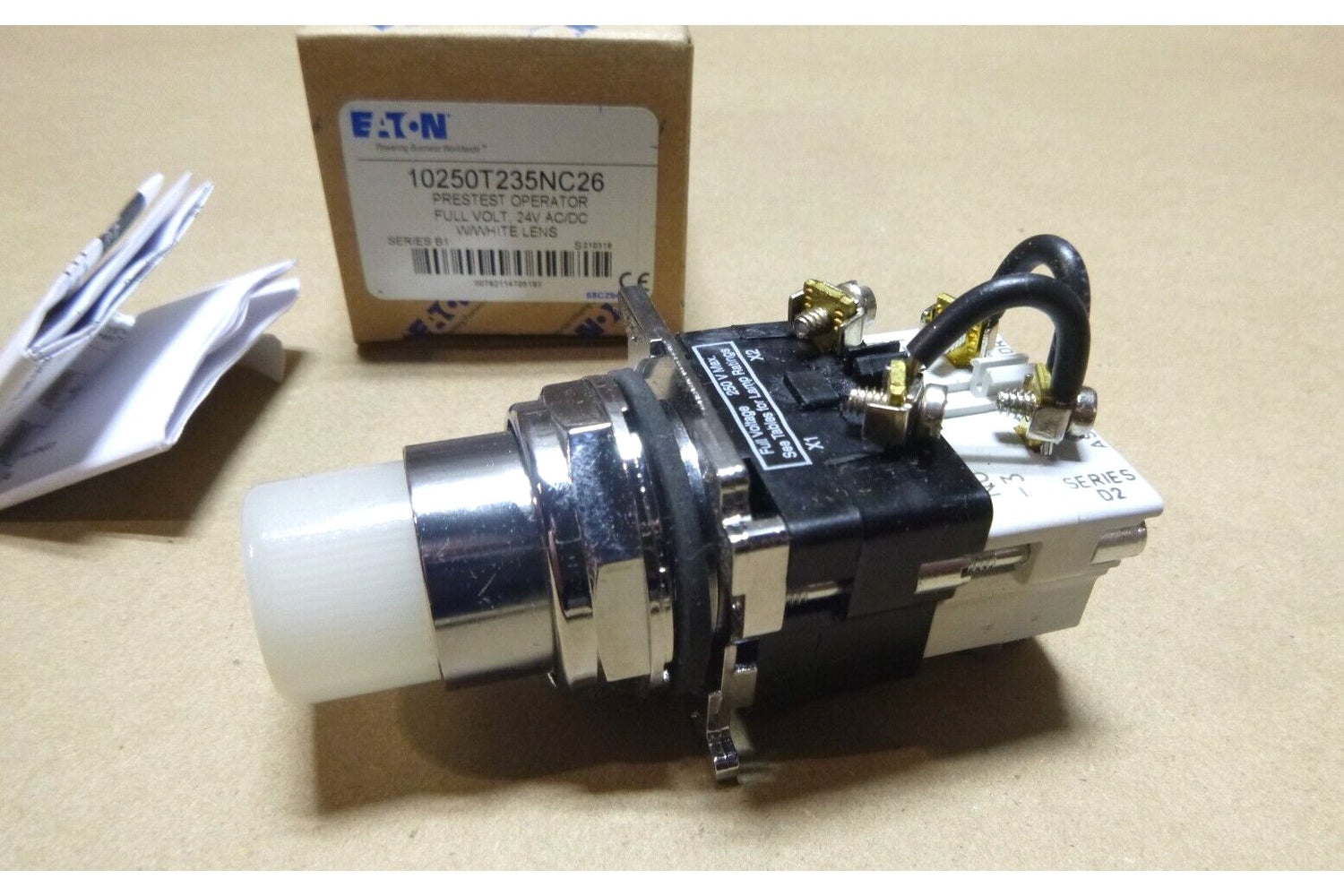 EATON 10250T235NC26 HDuty Full Voltage PresTest Watertight Indicating Light 24V | Electrical MRO Replacement Parts &amp; Components and Commercial Electrical Supplies Company