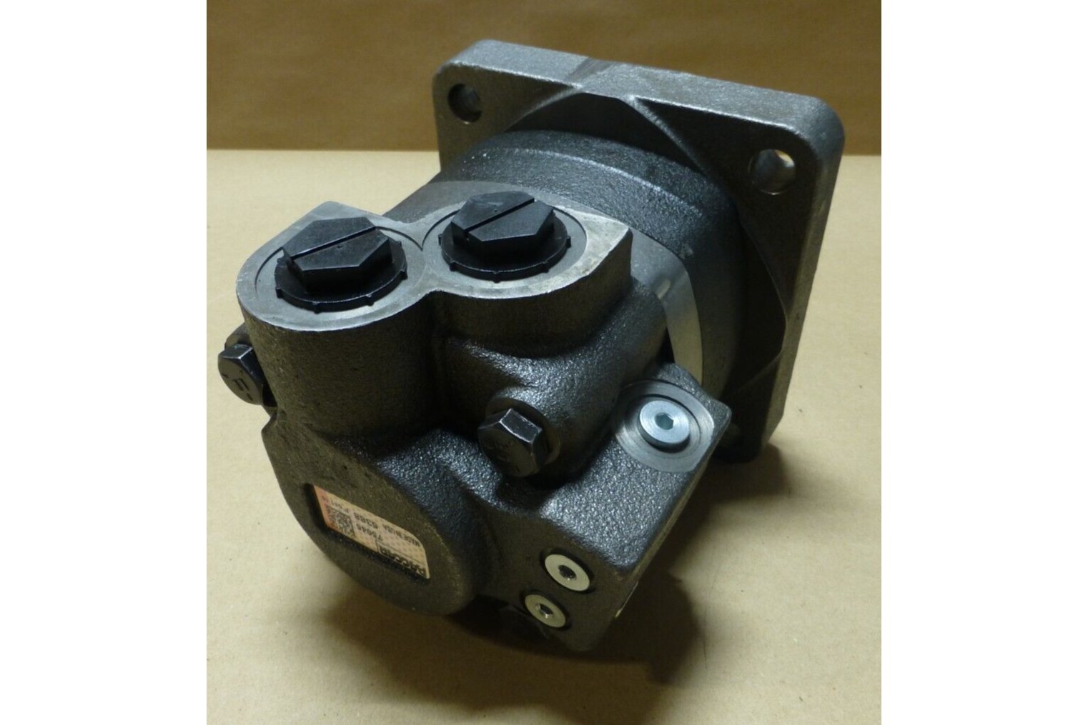 EATON HYDRAULIC WINCH MOTOR PACCAR 75045 , 2510-01-582-8292 | Industrial Electric Motors, Pumps &amp; Parts