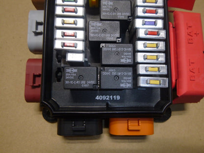 Eaton Series 32000 DVEC (Dual vehicle electrical center) 24V Power Distribution | Electrical MRO Replacement Parts &amp; Components and Commercial Electrical Supplies Company