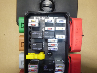 Eaton Series 32000 DVEC (Dual vehicle electrical center) 24V Power Distribution | Electrical MRO Replacement Parts &amp; Components and Commercial Electrical Supplies Company