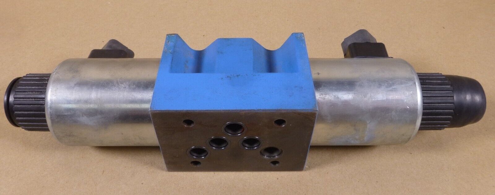 Eaton Vickers DG4V-5-6CJ-H-M-U-H6-20 Directional Valve DG4V 315Bar *Made In UK* | Industrial MRO Replacement Parts, Manufacturing Machine Parts &amp; Components, Heavy Equipment Parts Supplier