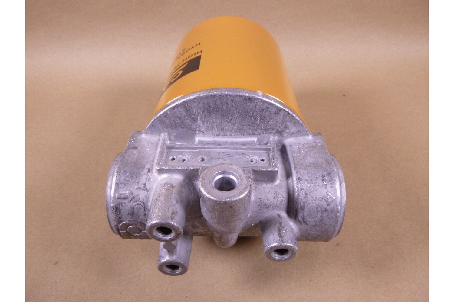 Genuine Case New Holland CNH Hydraulic Filter Assembly 409222A1 W/ Bracket | Industrial Tractor Parts Supplier and Surplus Tractor Parts &amp; Accessories