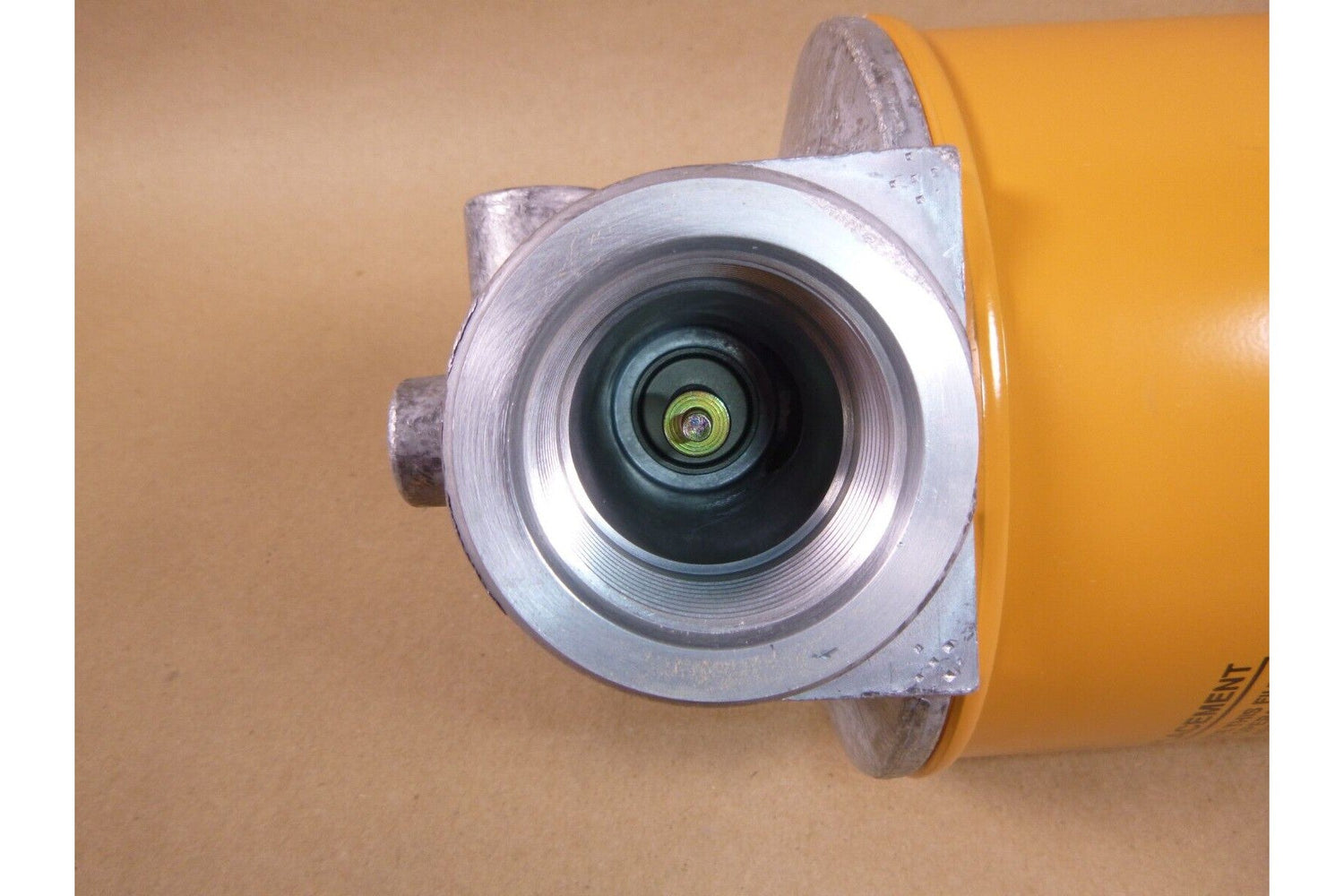 Genuine Case New Holland CNH Hydraulic Filter Assembly 409222A1 W/ Bracket | Industrial Tractor Parts Supplier and Surplus Tractor Parts &amp; Accessories