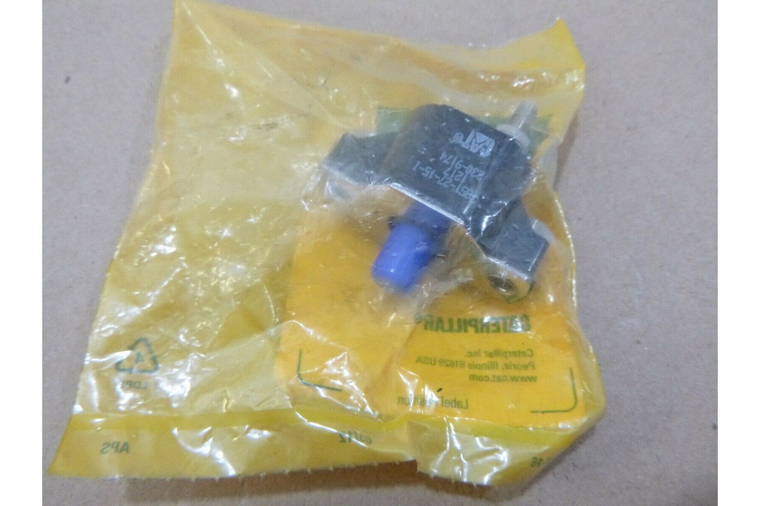 GENUINE CAT CATERPILLAR 230-9174 15AMP CIRCUIT BREAKER 120M 12M 140M 160M 24H | Industrial Tractor Parts Supplier and Surplus Tractor Parts &amp; Accessories