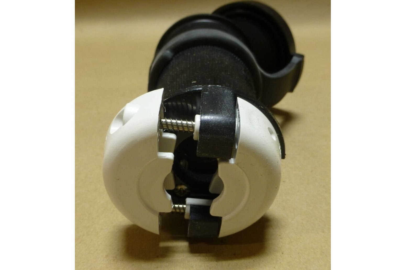 Hubbell HBL2333SW Twist Lock Connector Body Watertight 20A 277V 2-Pols 3 Wire | Electrical MRO Replacement Parts &amp; Components and Commercial Electrical Supplies Company
