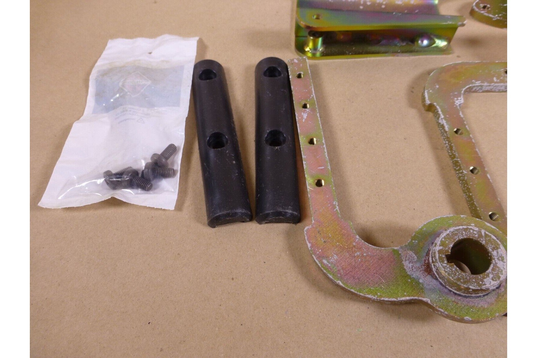 MRAP CAT 1 RH Door Handle Kit 3113720C91L 3683174C91L , 2540-01-564-0456 | Genuine FMTV Replacement Parts, LMTV Parts For Sale and Military Surplus Medium Tactical Vehicle Parts &amp; Components