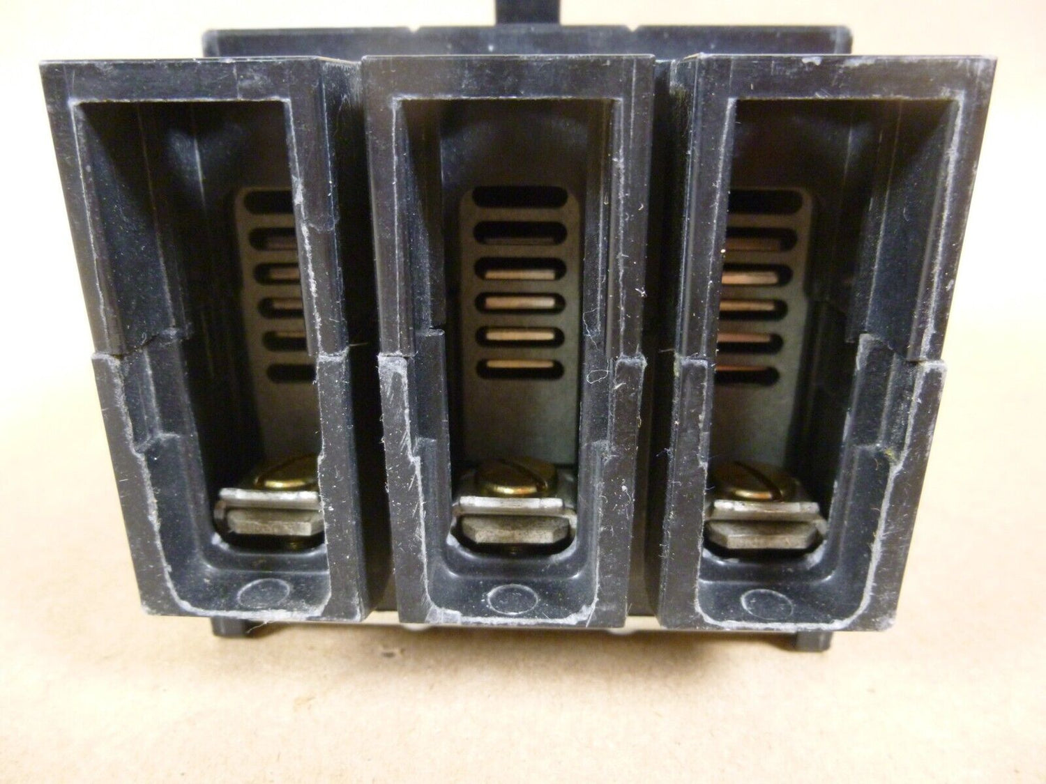 Eaton GCH3015 Circuit Breaker , 3P , 15A , 600Y/347 VAC/CA , 125/250VDC | Electrical MRO Replacement Parts &amp; Components and Commercial Electrical Supplies Company