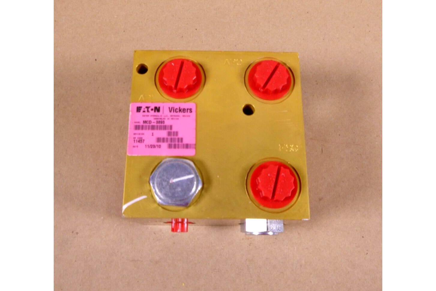 New Eaton Vickers MCD-3893 Hydraulic Manifold M1070 , NSN 4810-01-484-6481 | Industrial MRO Replacement Parts, Manufacturing Machine Parts &amp; Components, Heavy Equipment Parts Supplier