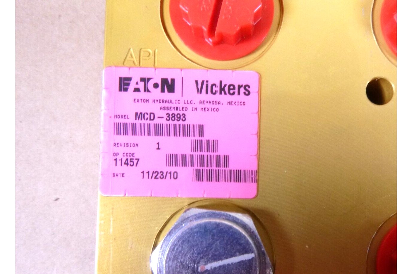 New Eaton Vickers MCD-3893 Hydraulic Manifold M1070 , NSN 4810-01-484-6481 | Industrial MRO Replacement Parts, Manufacturing Machine Parts &amp; Components, Heavy Equipment Parts Supplier