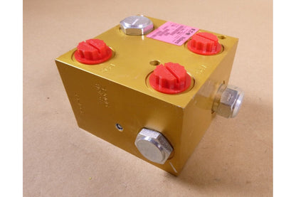 New Eaton Vickers MCD-3893 Hydraulic Manifold M1070 , NSN 4810-01-484-6481 | Industrial MRO Replacement Parts, Manufacturing Machine Parts &amp; Components, Heavy Equipment Parts Supplier