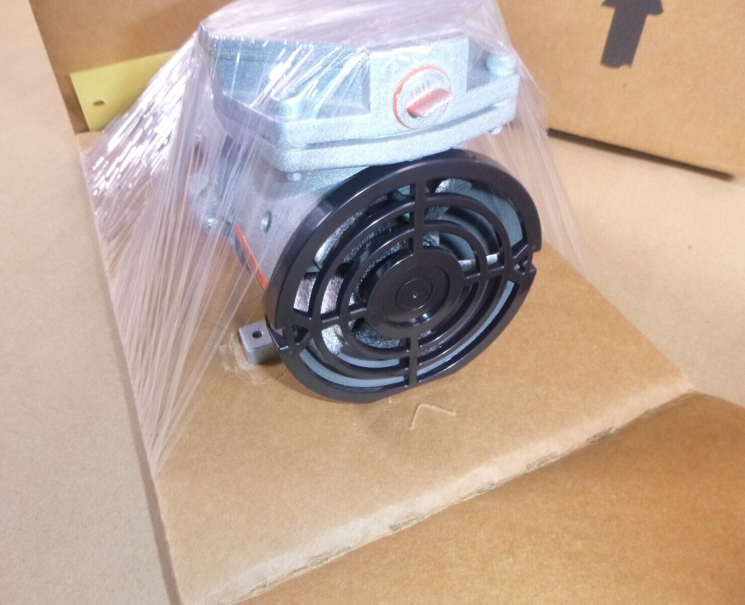 New Gast Oilless Diaphragm Pump MOA-V111-KH, 12 Vdc 3200 Rpm 24 psi (812.64 bar) | Industrial Electric Motors, Pumps &amp; Parts
