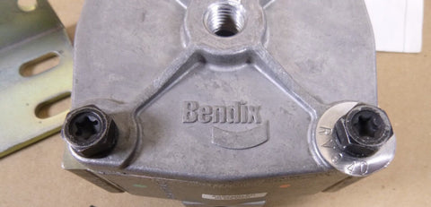 NEW GENUINE BENDIX R12 RELAY VALVE 803118 W/ MOUNTING BRACKET - Royal Equipment Bendix