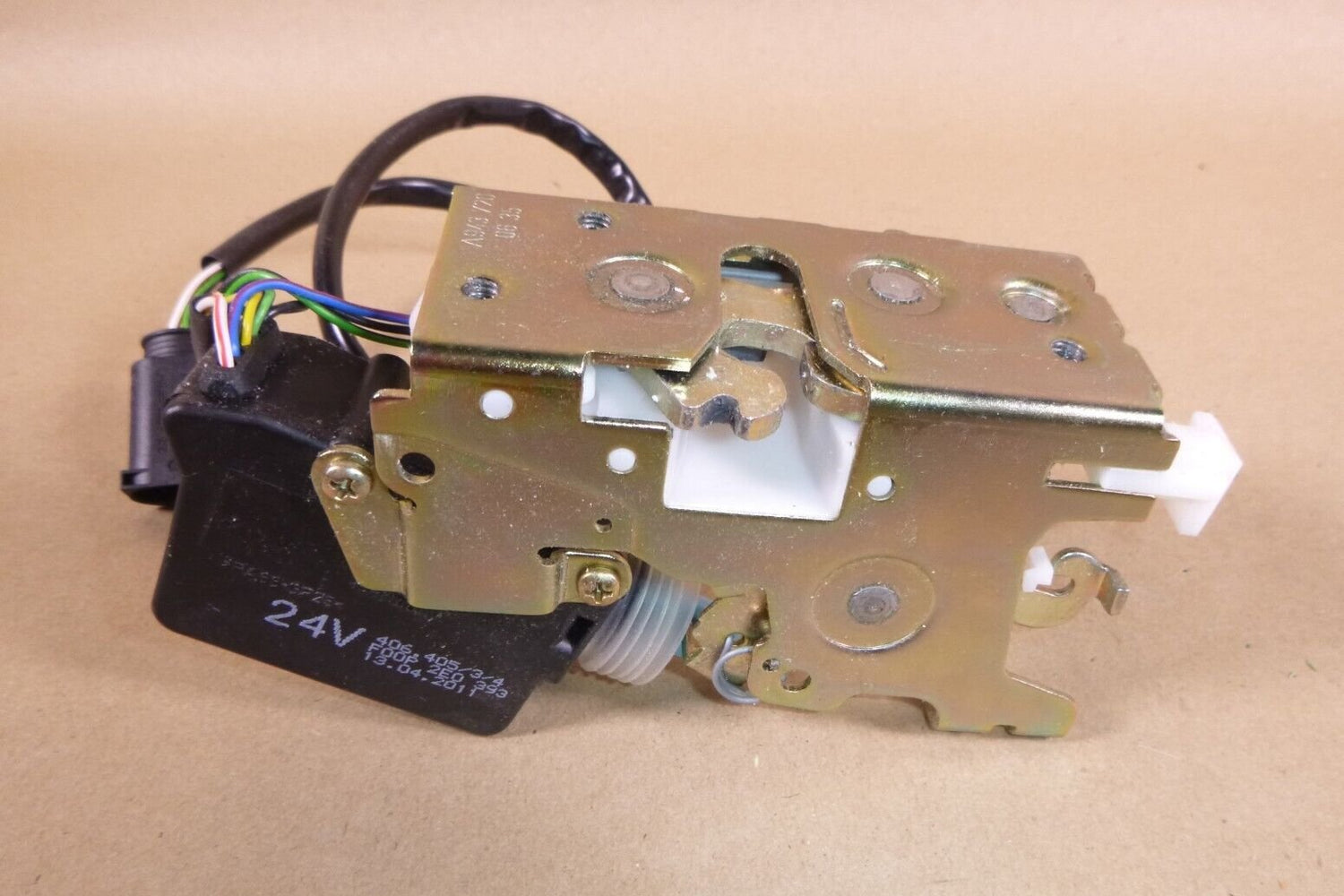 New Genuine OEM Mercedes Actros Atego (LH) Door Lock Assembly A9437200635 | Replacement Truck Parts, Trailer Accessories, Automobile Supplies, Car Parts &amp; Accessories