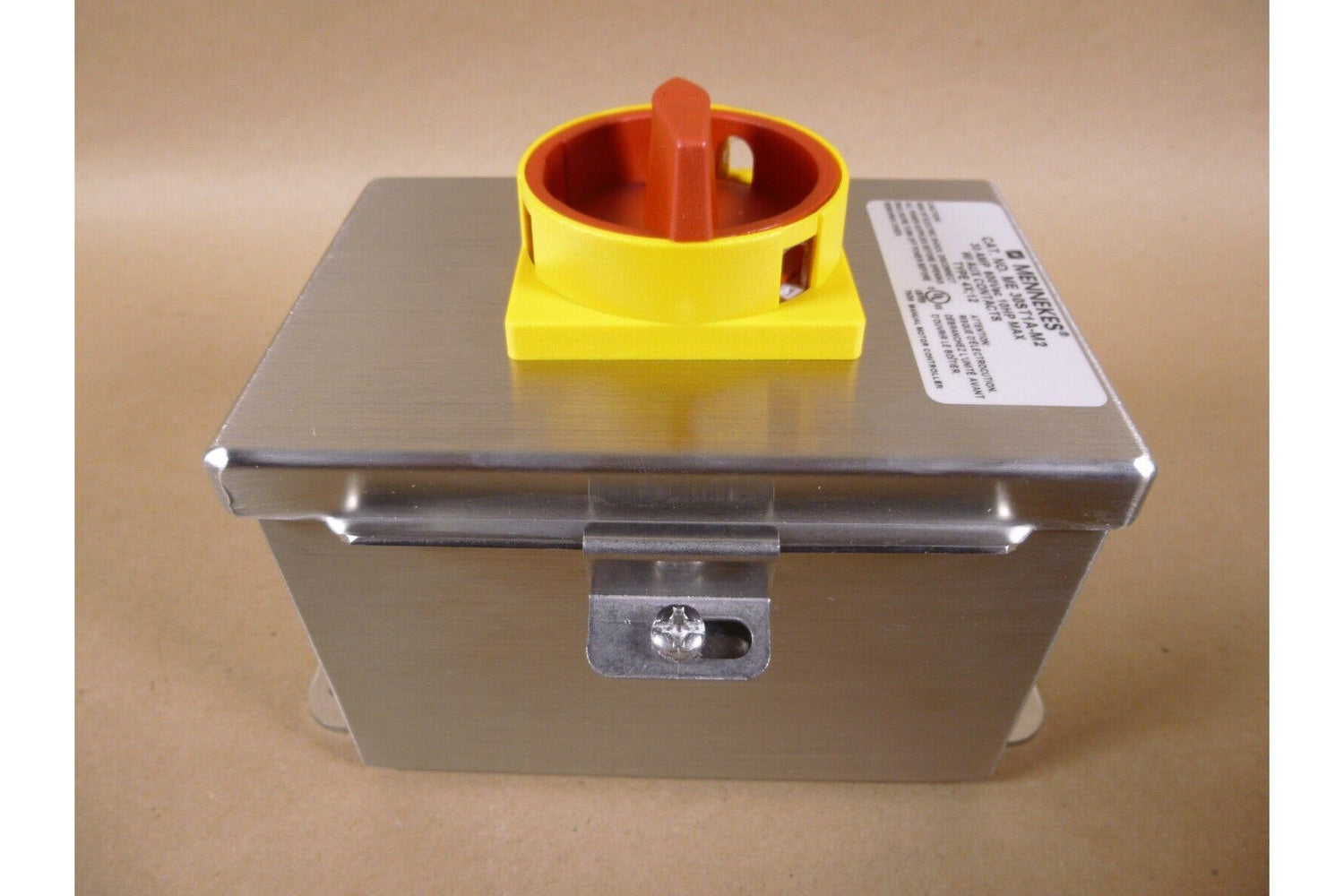 NEW MENNEKES ME 30ST1A-M2 ST MOTOR DISCONNECT 30AMP 600V 10HP/MAX | Electrical MRO Replacement Parts &amp; Components and Commercial Electrical Supplies Company