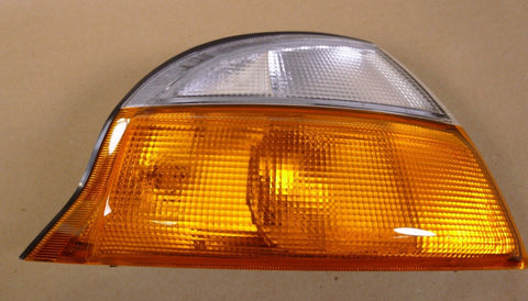 New OEM Toyota 81510 - 26100 Right Turn Signal Lamp Light Indicator RH Hiace 99 - 06 - Royal Equipment Toyota