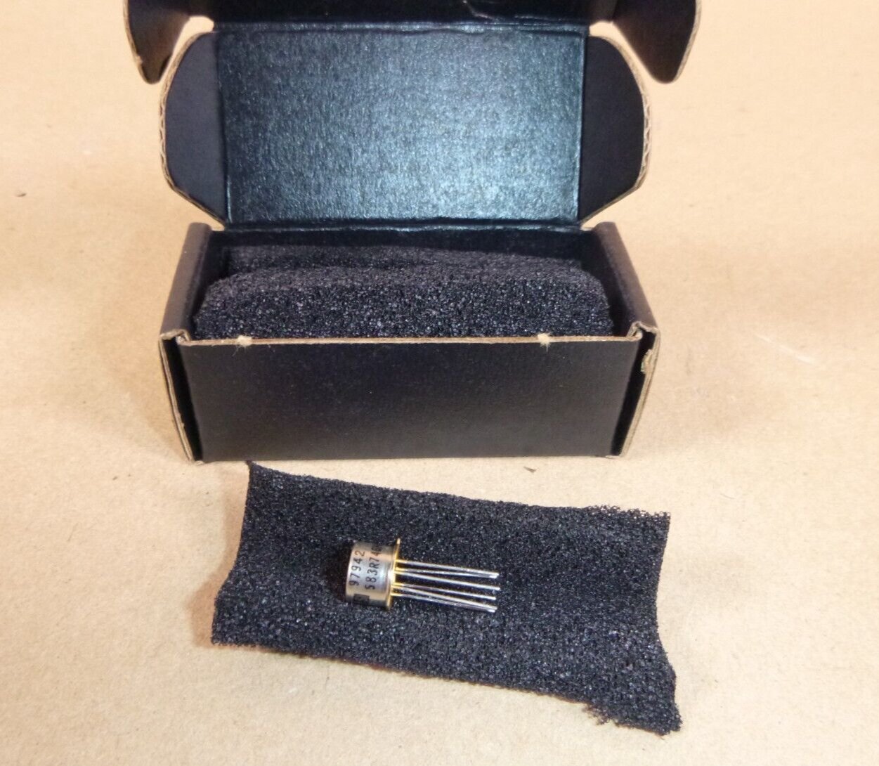 New USGI Clarostat Transistor 583R746H01, 583R746H02, 5961-01-113-8663 | Electrical MRO Replacement Parts &amp; Components and Commercial Electrical Supplies Company