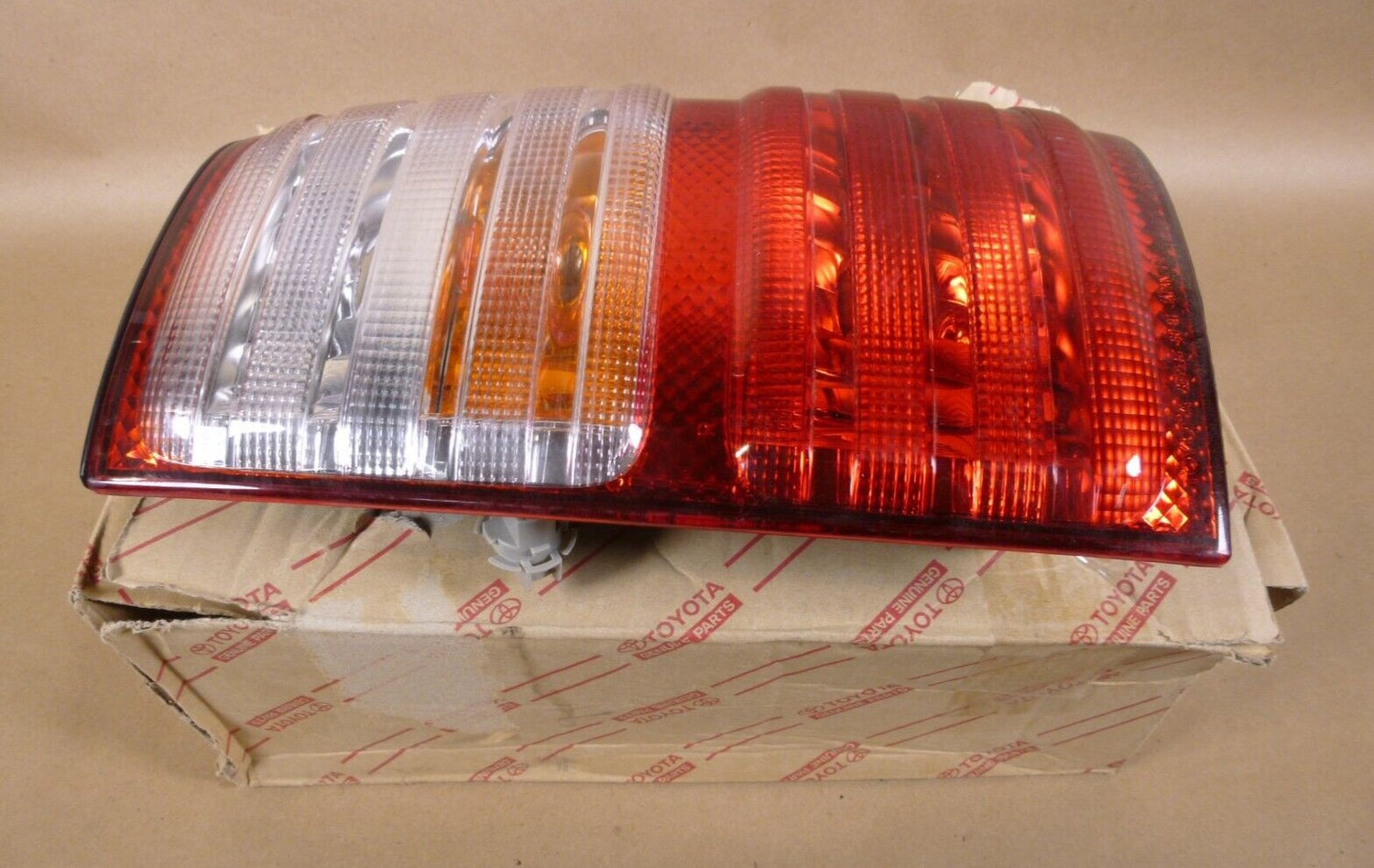 OEM Toyota 81550-60610 Rear Right Tail Combination Light Lamp RH Land Cruiser | Replacement Truck Parts, Trailer Accessories, Automobile Supplies, Car Parts &amp; Accessories