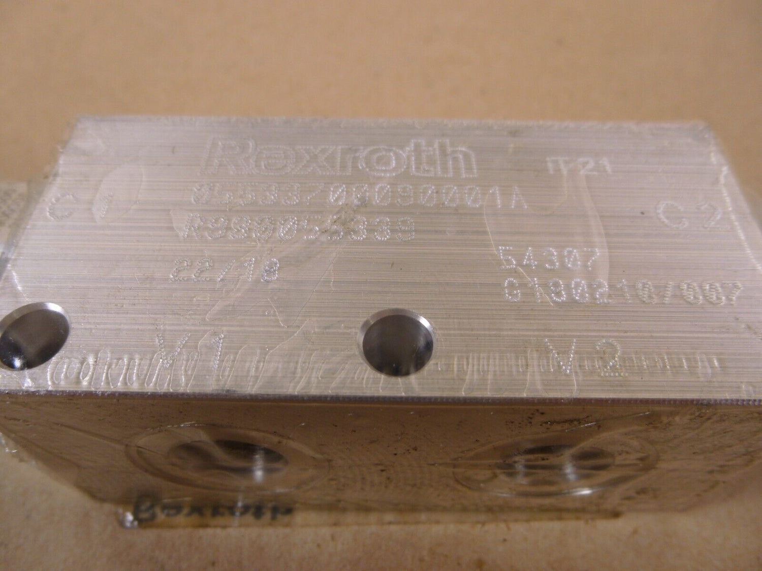 Rexroth 05533700090001A Valve R930055339 | Industrial MRO Replacement Parts, Manufacturing Machine Parts &amp; Components, Heavy Equipment Parts Supplier