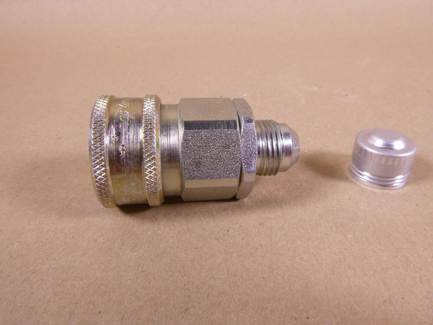 SNAP-TITE VHC8-8EM Coupler Body 3/4-16 jic 1/2 Inch Body - Steel - 4000 Psi | Industrial MRO Replacement Parts, Manufacturing Machine Parts &amp; Components, Heavy Equipment Parts Supplier