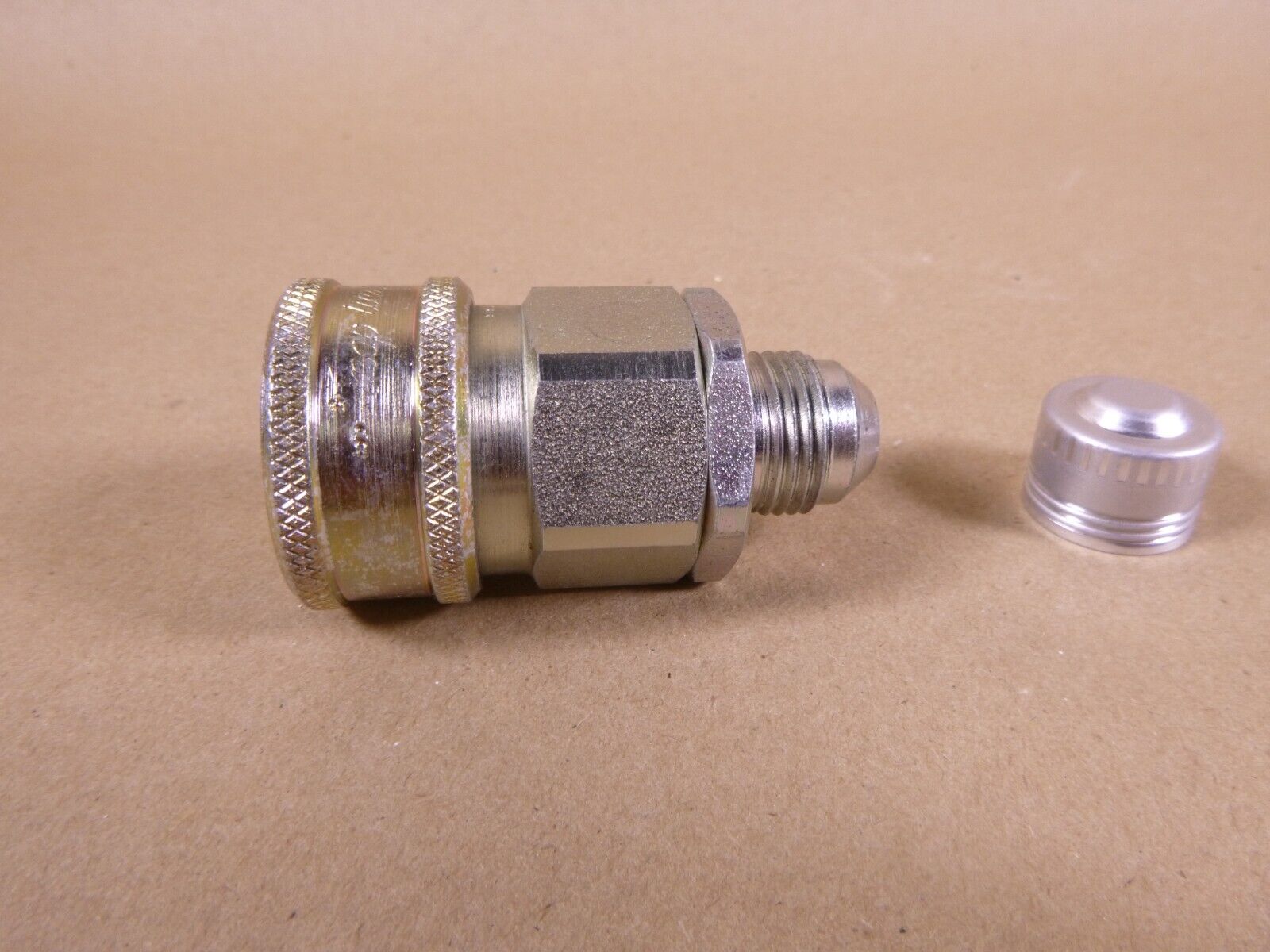 SNAP-TITE VHC8-8EM Coupler Body 3/4-16 jic 1/2 Inch Body - Steel - 4000 Psi | Industrial MRO Replacement Parts, Manufacturing Machine Parts &amp; Components, Heavy Equipment Parts Supplier
