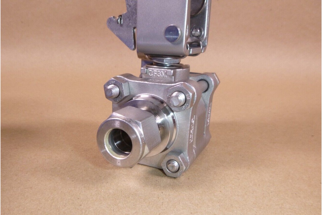 Swagelok 3-Piece 60E Series Ball Valve, 1/2" Tube, Oval Handle SS-63ES8-LLK-NL | Industrial MRO Replacement Parts, Manufacturing Machine Parts &amp; Components, Heavy Equipment Parts Supplier
