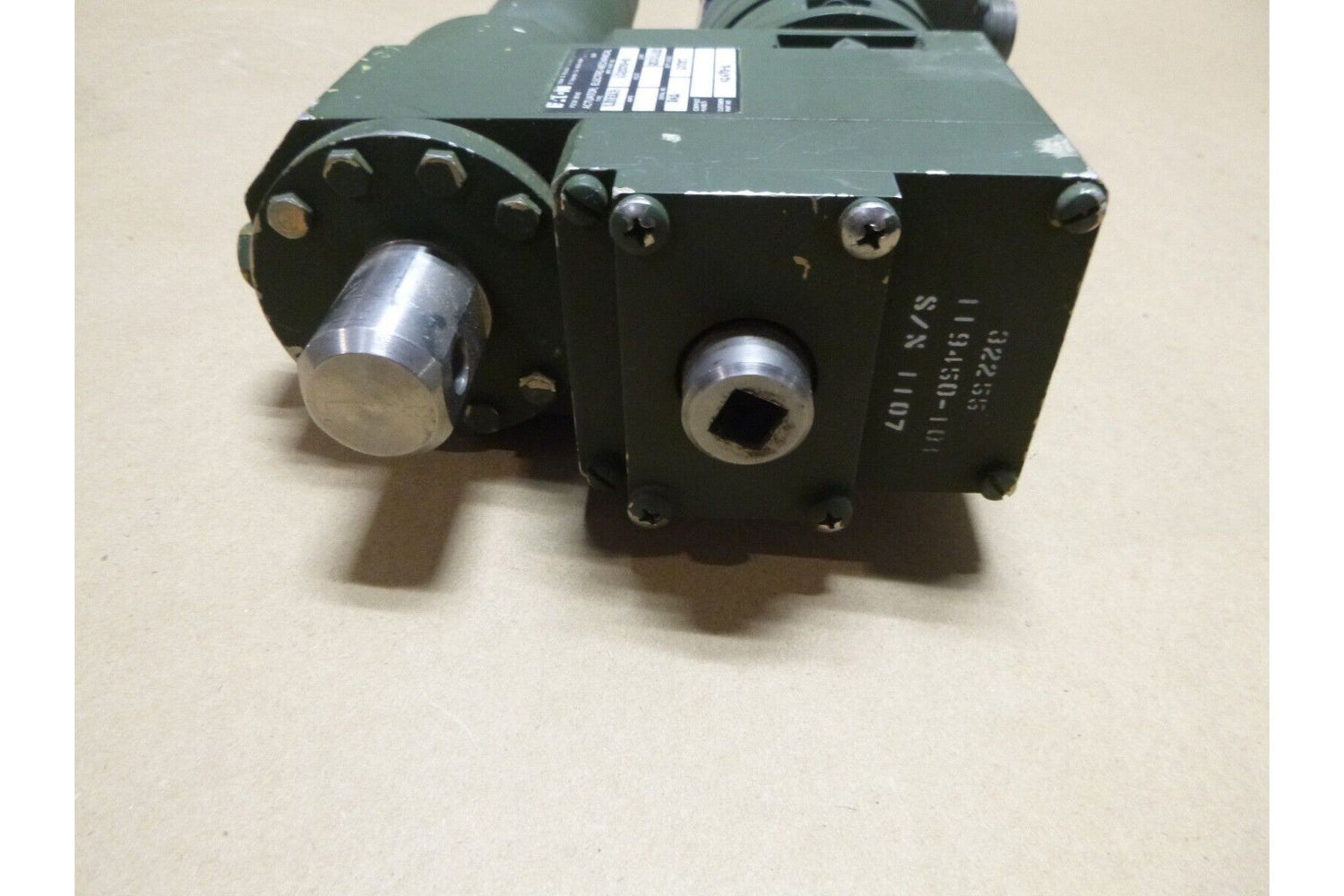 USGI Eaton 102000-6 Landing Gear Actuator (Untested For Parts) | Industrial MRO Replacement Parts, Manufacturing Machine Parts &amp; Components, Heavy Equipment Parts Supplier