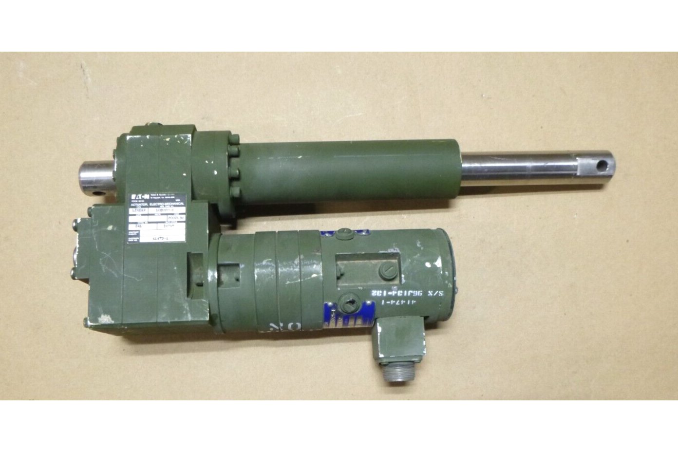 USGI Eaton 102000-6 Landing Gear Actuator (Untested For Parts) | Industrial MRO Replacement Parts, Manufacturing Machine Parts &amp; Components, Heavy Equipment Parts Supplier