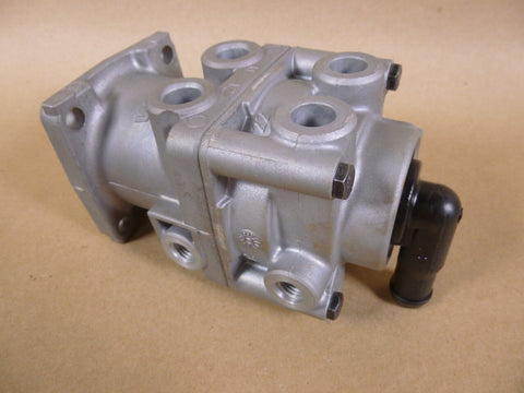 Wabco 4613150040 4603150040 R0085616 Dual Brake Valve MRAP , 2530 - 01 - 557 - 5548 - Royal Equipment WABCO