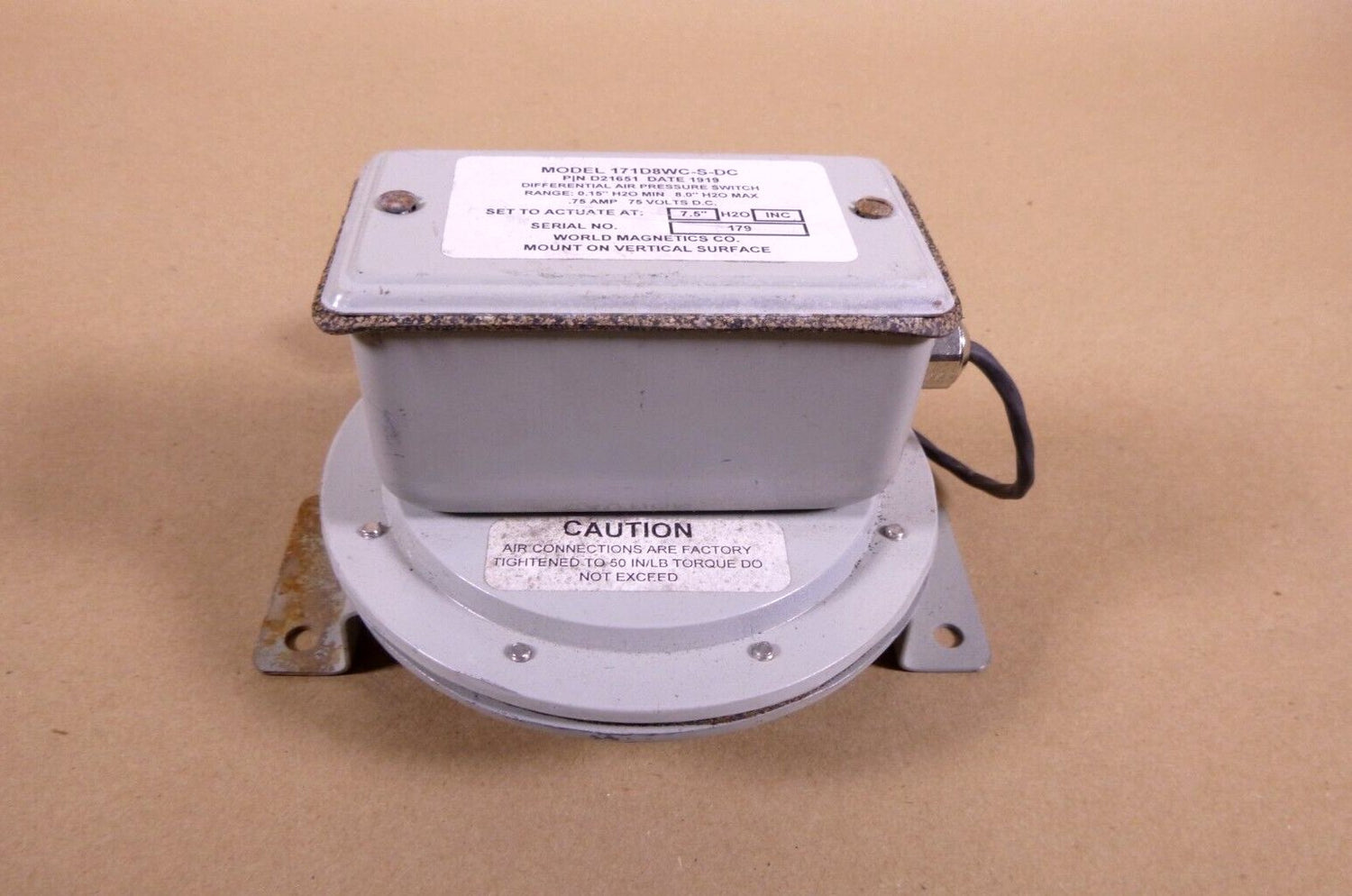 WORLD MAGNETICS DIFFERENTIAL PRESSURE SWITCH 171D8WC-S-DC, 0.15-8" H2O RANGE | Industrial MRO Replacement Parts, Manufacturing Machine Parts &amp; Components, Heavy Equipment Parts Supplier